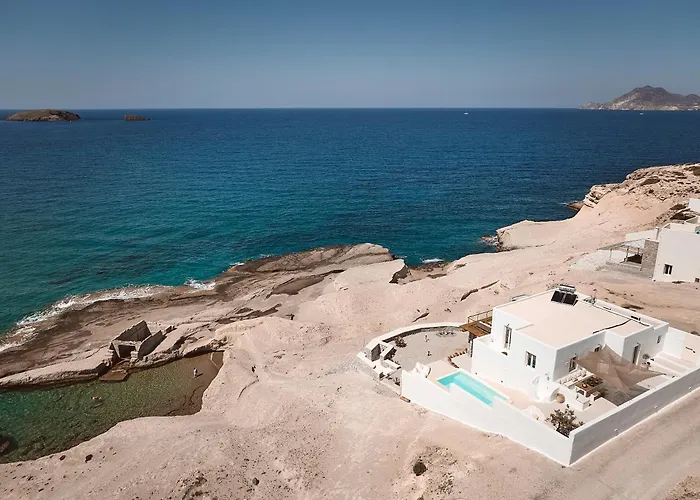 Villa Infinity Milos Pachaina